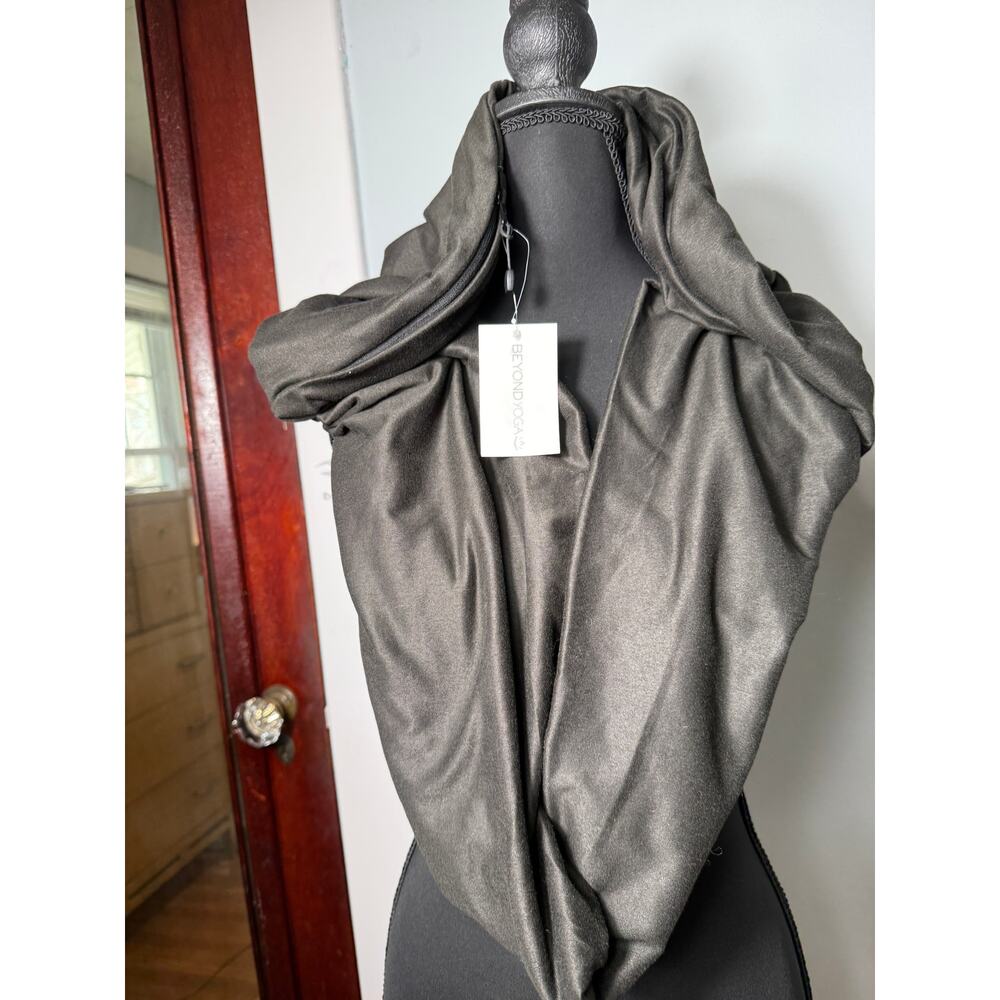 Beyond Yoga Pocket Infinity Scarf Black Brand New With Tags Gym Workout - Picture 6 of 7